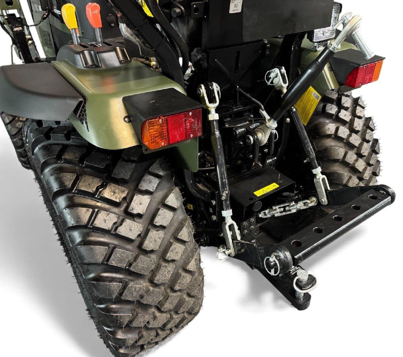 Startrac Allrad-Kleintraktor 26 mit Galaxy-Garden-Pro-Bereifung + Frontlader inklusive Schaufel