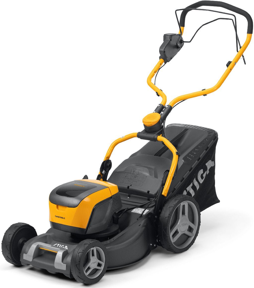 Stiga Akku-Rasenmäher mit Radantrieb Combi 548e S Kit mit 5 Ah Akku und Ladegerät