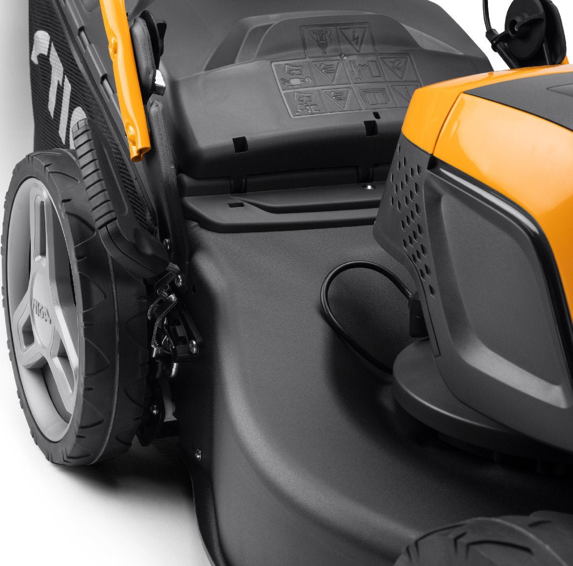 Stiga Akku-Rasenmäher mit Radantrieb Combi 548e S Kit mit 5 Ah Akku und Ladegerät