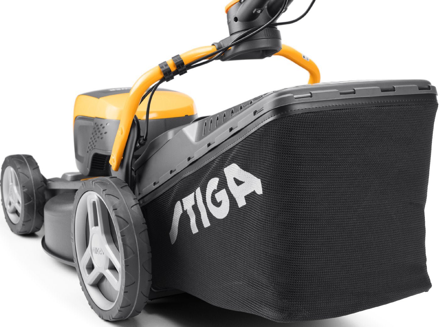 Stiga Akku-Rasenmäher mit Radantrieb Combi 548e S Kit mit 5 Ah Akku und Ladegerät