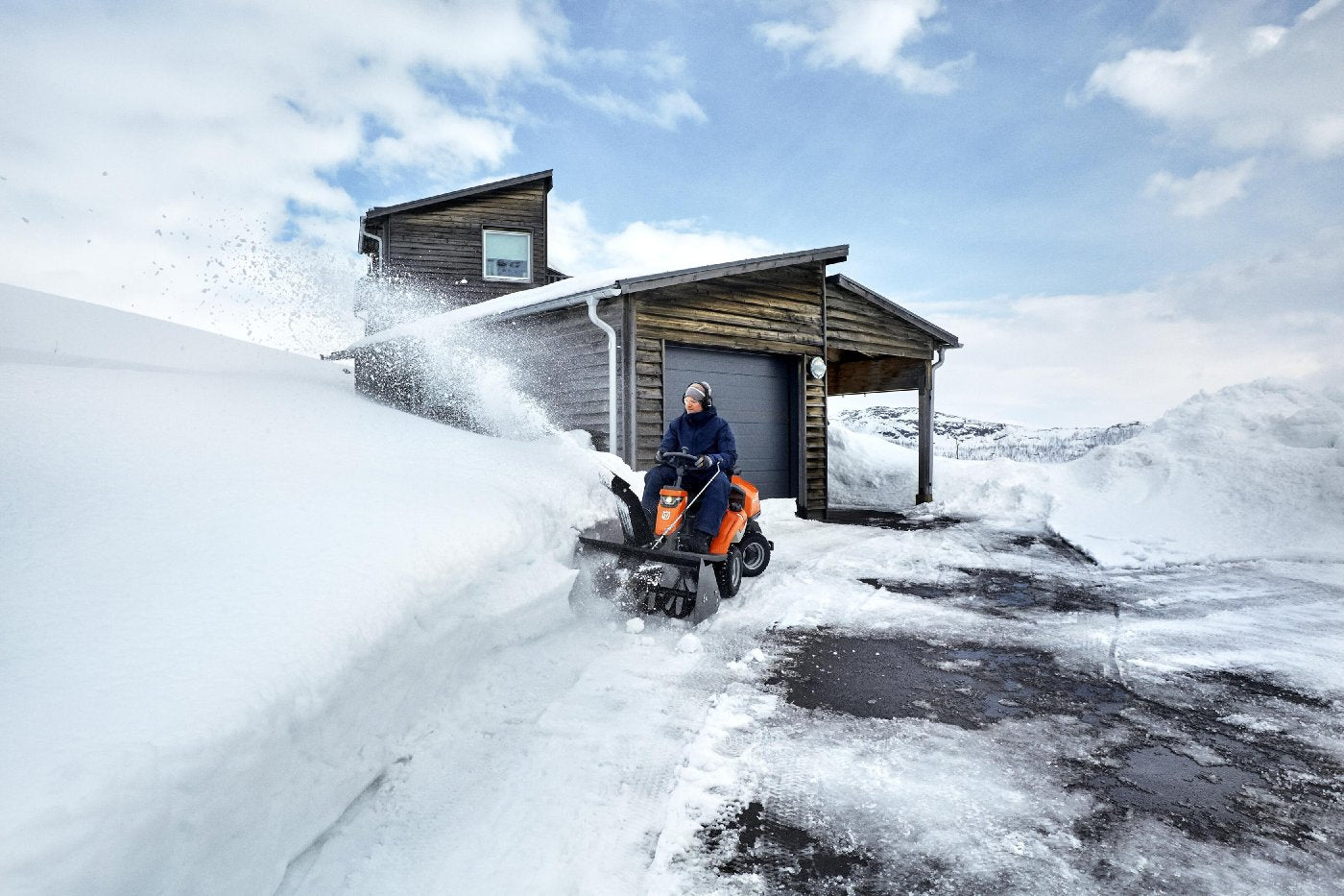 Husqvarna_R_316TsX_AWD_Detail_36078_5cc67774-8a7c-4c97-8997-46d2f4034278-2.jpg